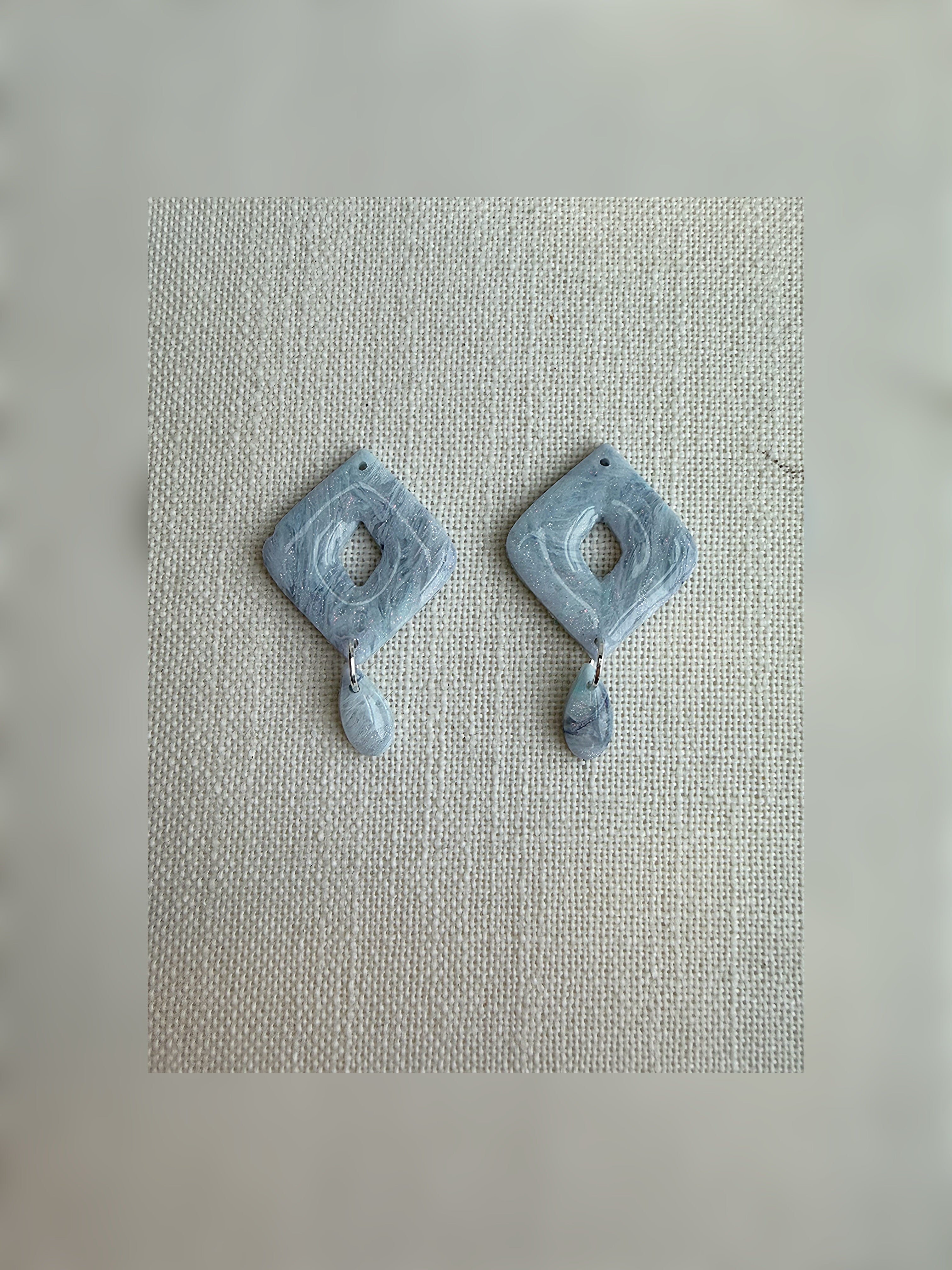 Daisy (Dangle) | After The Storm